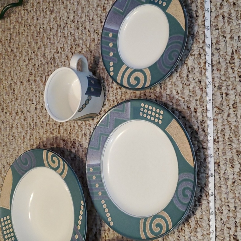 Mikasa Intaglio Lifestyle 5 pc Place Setting - Picture 8 of 12